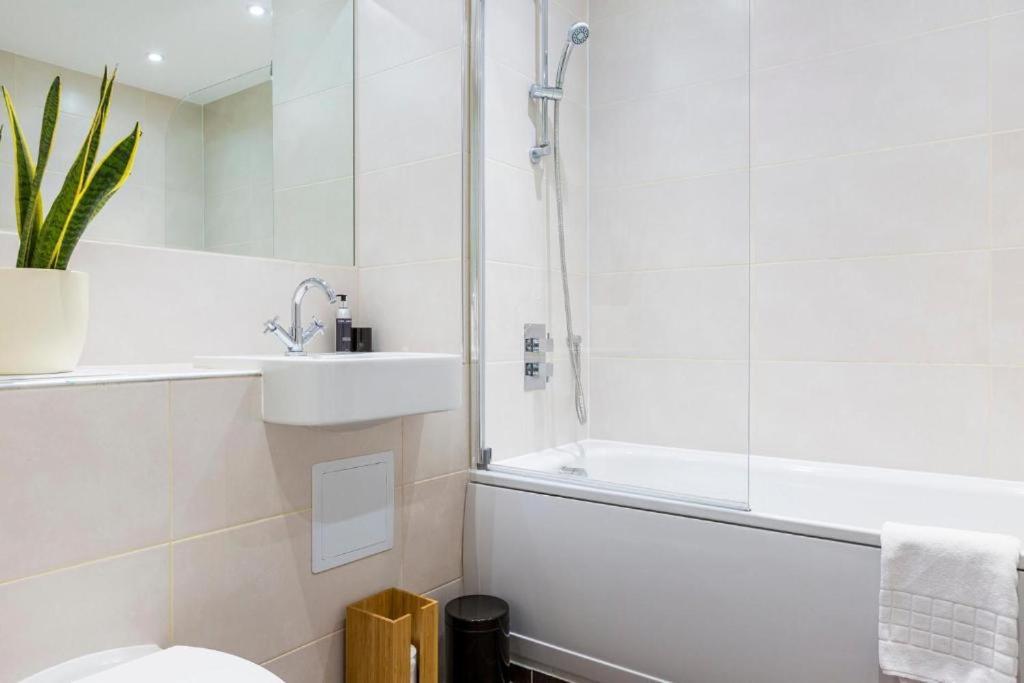 Panorama Apartments By Mesh Accommodation Short & Long Term Lets Ashford For Contractors Or Corporate Stays Екстер'єр фото